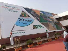 FIDAK : VISITEURS ET EXPOSANTS INVITÉS À RESPECTER LES MESURES BARRIÈRES CONTRE LE COVID-19 FIDAK : VISITEURS ET EXPOSANTS INVITÉS À RESPECTER LES MESURES BARRIÈRES CONTRE LE COVID-19