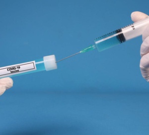 COVID-19 Les points forts de la semaine autour du monde : Les cas sont en augmentation en Europe, les taux de vaccination, et l'ouverture des frontières...