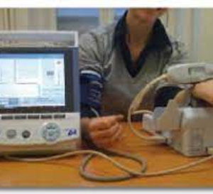 L’atteinte des organes cibles débute à l’adolescence