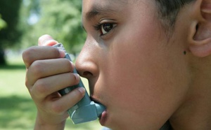 Asthme chez l’adolescent : les performances d’un programme d’autoprise en charge de l’asthme dirigé par des pairs surpassent celles d’un programme identique dirigé par des adultes