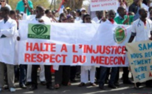 PAGE LES TRAVAILLEURS DE LA SANTÉ MENACENT DE PARALYSER LE SYSTÈME SI… PAGE LES TRAVAILLEURS DE LA SANTÉ MENACENT DE PARALYSER LE SYSTÈME SI…