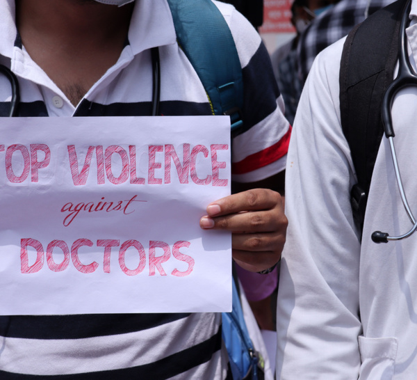 Violence contre les soignants : 44 propositions