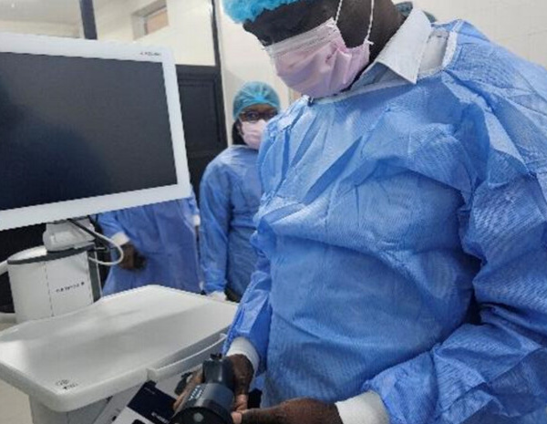 Imagerie de fluorescence dans le proche infrarouge pour la détection du ganglion sentinelle (GS) dans le cancer du sein : un saut technologique stratégique pour le Sénégal